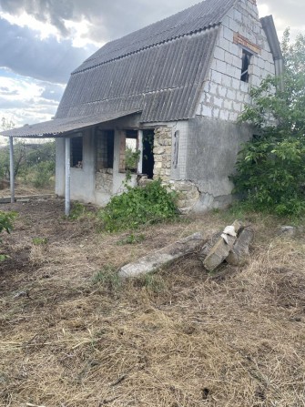 недостроенный дом,.участок со стройматериалами,2 участка в Калаглии - фото 1