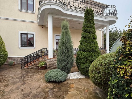 Продаж 2-х поверхового будинку в Совіньйоні. Бурлачья Балка