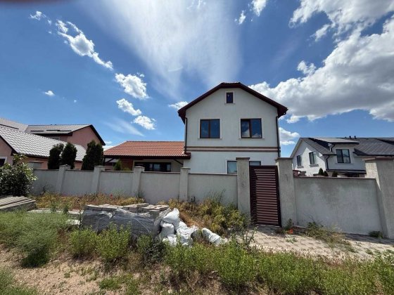 Пропонується до продажу будинок в Котеджному селищі "Світлий Совіньйон" Таирово