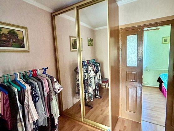 Продам пів будинку на великій ділянці в Броварах