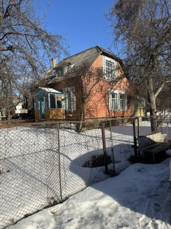 Продам будинок коло річки,в центрі міста - фото 1