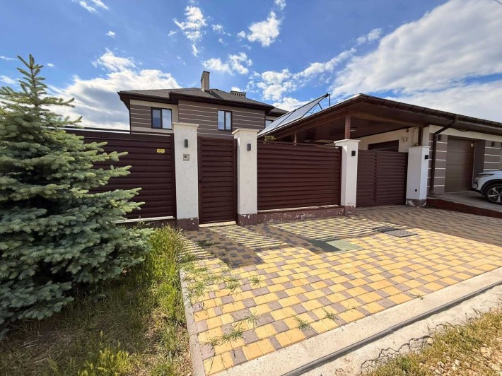 Продам современный частный дом в Молодёжном - фото 1