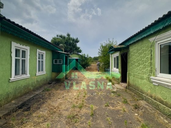 Продається будинокна центральній вулиці під бізнес , з ділянкою 31 сотка Великий Дальник Великий Дальник