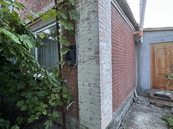 Продам 1/2 частину будинку в Супрунівці з окремим двором!