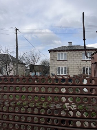 Продається частина житлового будинка  зсадибного типу з господ. буд. м Радивилів - фото 1
