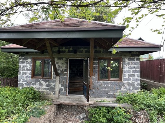 Продається будиночок з земельною ділянкою поруч міського озера Ивано-Франковск