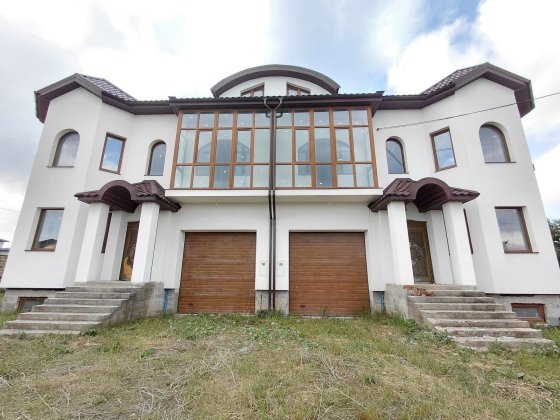 Продаж чудового будину 425 м.кв та 12 сот. Байківці Байковцы