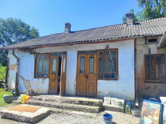 Будинок на 2 квартири дешево Скала-Подольская