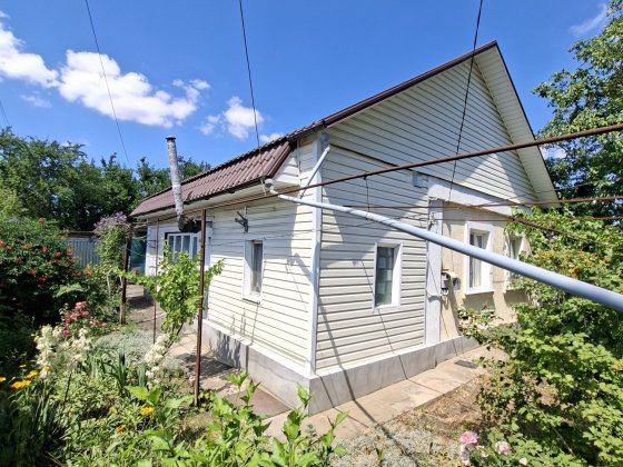 Продам будинок в районі 1 лікарні.
