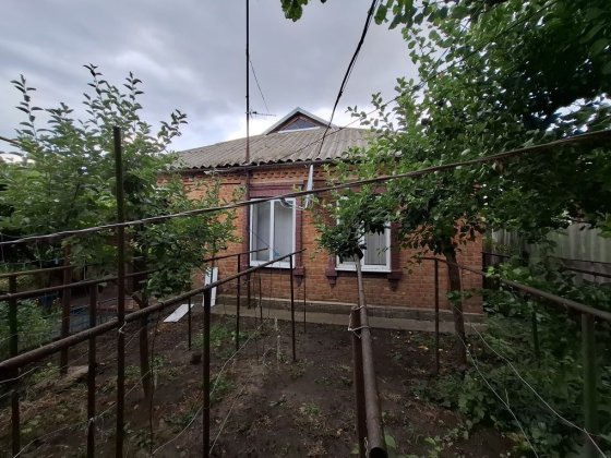 БУДИНОК в районі "Дроздовка" біля річки Первомайськ