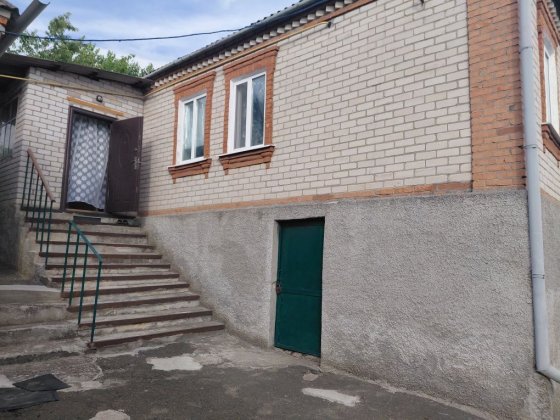 Пропонується до продажу добротний півтораповерховий будинок по вул. Марії Демченко район Богополь Первомайськ