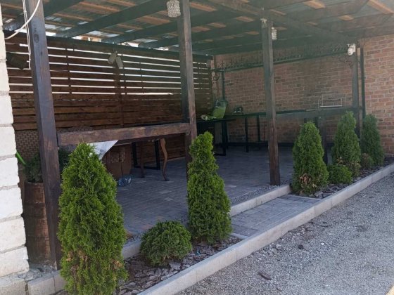 Гарна пропозиція, як під бізнес так і під житло! Продається будинок з великою земельною ділянкою по  Первомайськ