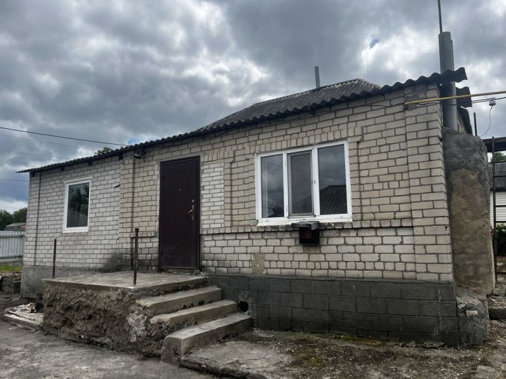 Просторий будинок в районі скала - фото 1