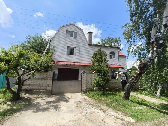 Продаю цегляний триповерховий будинок із зовнішнім утепленням у селищі Бабаї. Т25. Бабаи