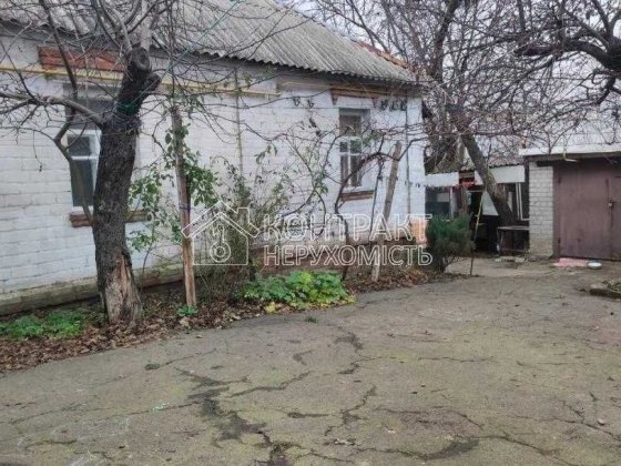 Продаж будинку Коротич з приватизованою землею Коротич
