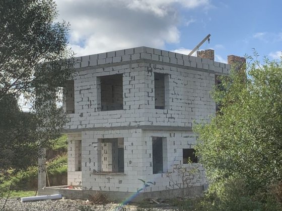 Двоповерховий будинок у с.Лісові Гринівці Лесные Гриновцы