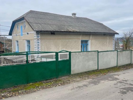 Продається будинок в центрі м. Сатанів Сатанов