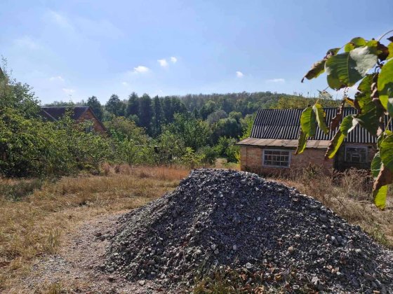 Продам будинок /32 сотки землі/ в Корсунь-Шевченківському