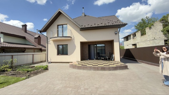 Продаж будинку в зручній локації - фото 1