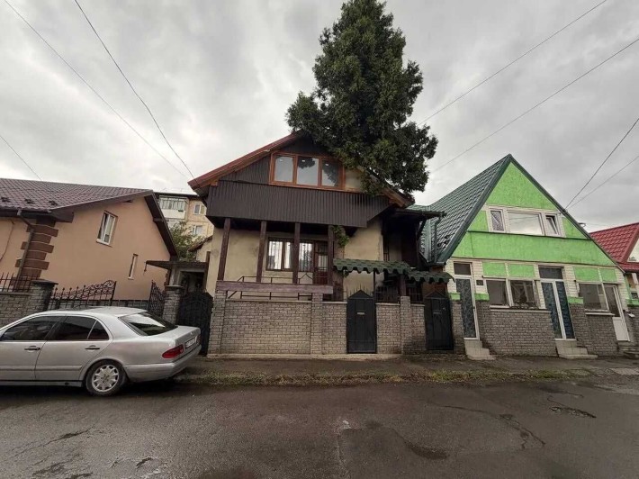Продаж 2х поверхового будинку в центрі міста - фото 1