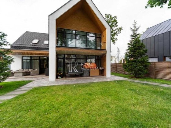Продаж Будинок Ірпінь 245 м² 5 кімнат Лісова частина Авторський ремонт Генератор Автономність Тераса Ірпінь