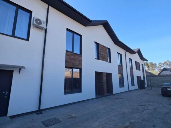 Таунхаус 90 м² + мансарда 30 м² у центрі Ірпеня, вул. Давидчука — $85 000. Всі центральні комунікаці Ирпень
