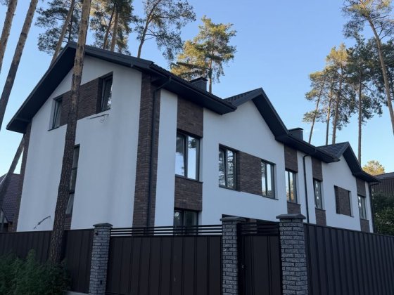 Таунхаус в центрі міста, газ, всі комунікації централізовані 90000 $ Ірпінь