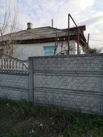 Продам частину будинку з окремим  подвірʼям КРЮКІВ - фото 1