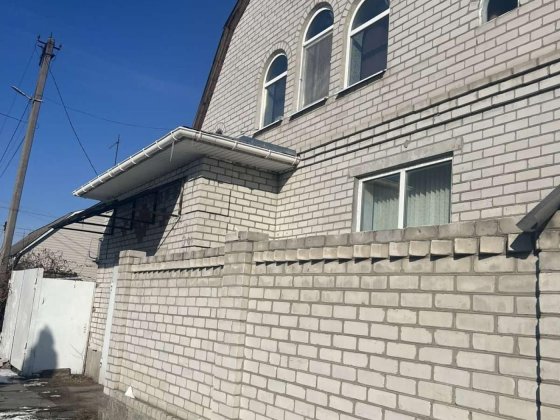 Продам будинок р-н Крюків ,  можна Є відновлення. Кременчук