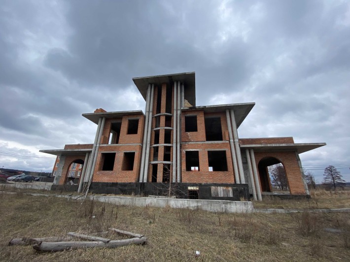Будинок 500 м² в Ірпені біля озера • 19 соток • 45 кВт • вигідна ціна - фото 1