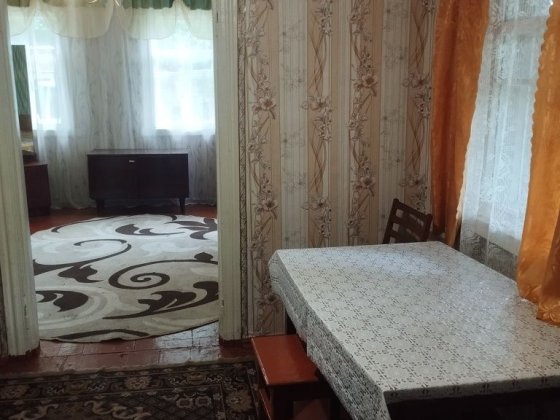 Продам пів будинку 450 м до центрального ринку Бахмач