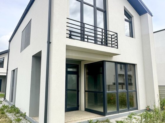 Продаж стильного будинку Спортивна Чагор