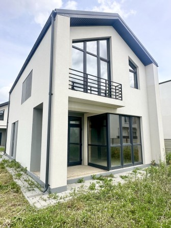 Продаж стильного будинку Спортивна - фото 1