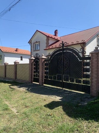 Продам будинок двох поверховий м.Кіцмань - фото 1