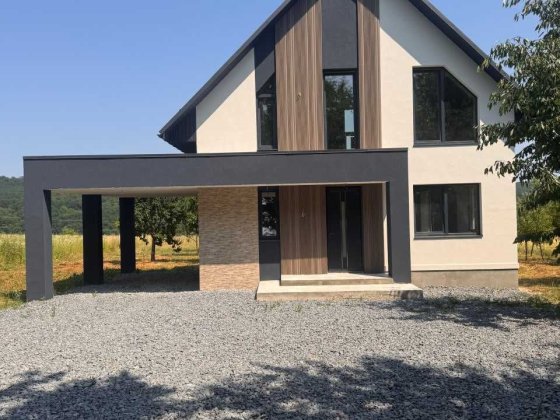 Продається сучасний будинок біля лісу в селі Валя Кузьмина Валя Кузьмина