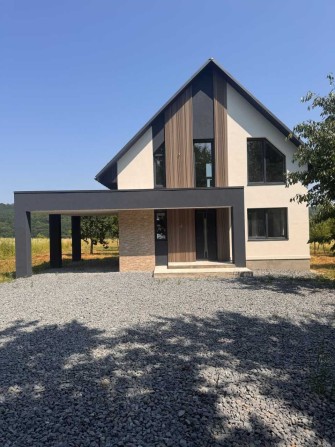 Продається сучасний будинок біля лісу в селі Валя Кузьмина - фото 1