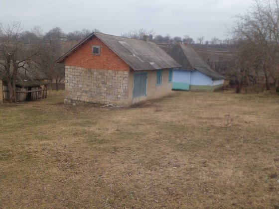 Продам будинок в селі з земельною ділянкою. Кельменцы
