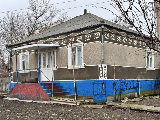Будинок в центрі м.Сокиряни Сокиряны