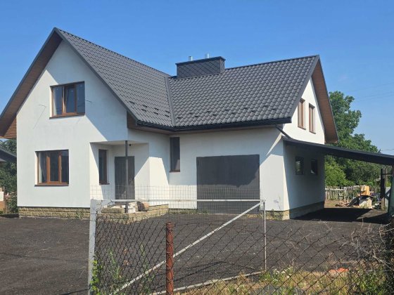 Продам просторий будинок площею 200 м² Луцк