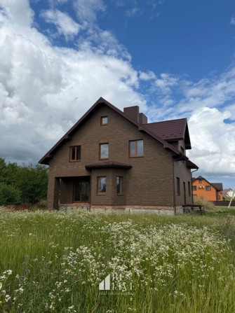 Продаж  будинку з гаражем за 10 хв від центру міста. - фото 1