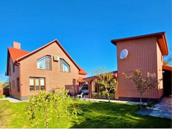 Продам будинок у місті, район Львівськоі Луцк