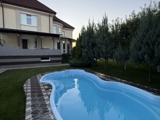 Продам Дизайнерський будинок 414м2  з власним SPA комплексом , Басейн , Газ , Підвал , Гараж , село 