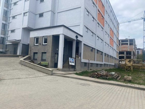 Здається гараж в гаражно-паркувальному комплексі «Сузірʼя» вул. Героїв Майдану Чернівці
