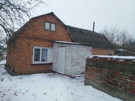 Терміновий продаж будинку з ремонтом і великою ділянкою — можливість розширення