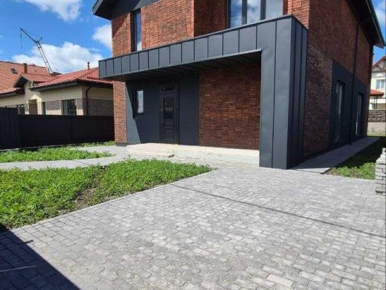 Двоповерховий будинок 187 м² з центральними комунікаціями біля лісу в Ірпені Ирпень