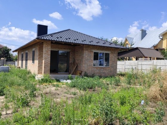 Продам будинок на ділянці 6 сот Ровно