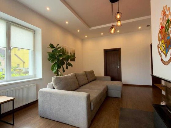 Продам будинок з ремонтом в місті Ровно