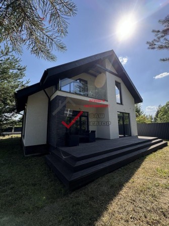 Продаж Розкішного Будинку біля соснового лісу - фото 1