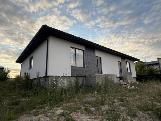 Терміново продам котедж масив.Київський. Ровно