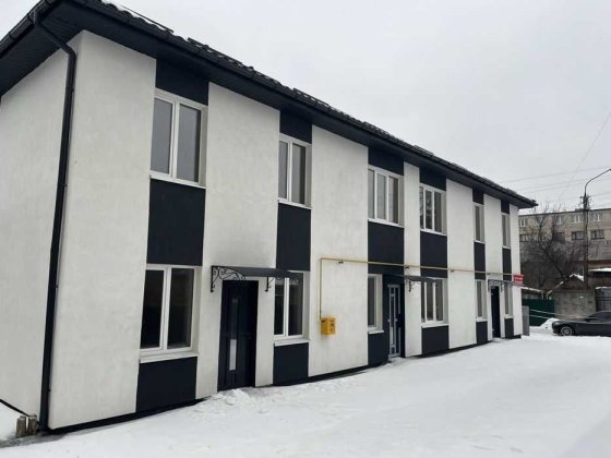 42667 Продаж 2 поверхового таунхауса з ділянкою